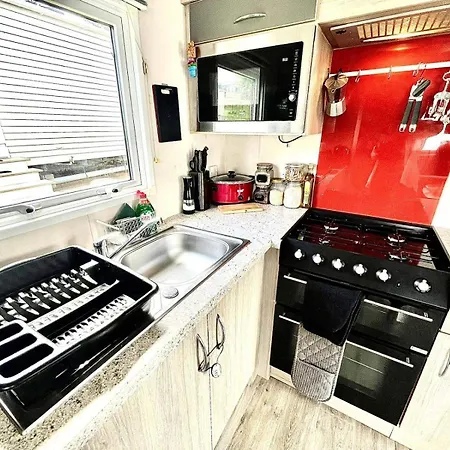 Newquay Seaside Retreat With Hot Tub New Quay