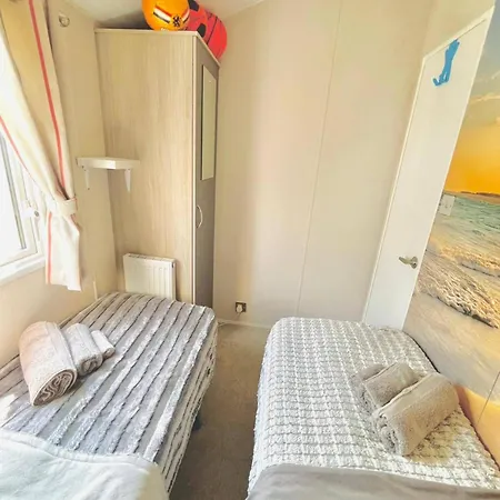 Newquay Seaside Retreat With Hot Tub New Quay